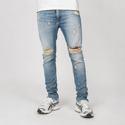 Distressed Denim model Riri 22