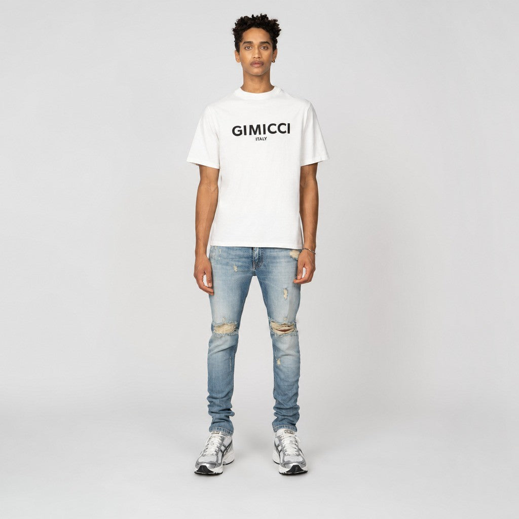 Distressed Denim model Riri 22