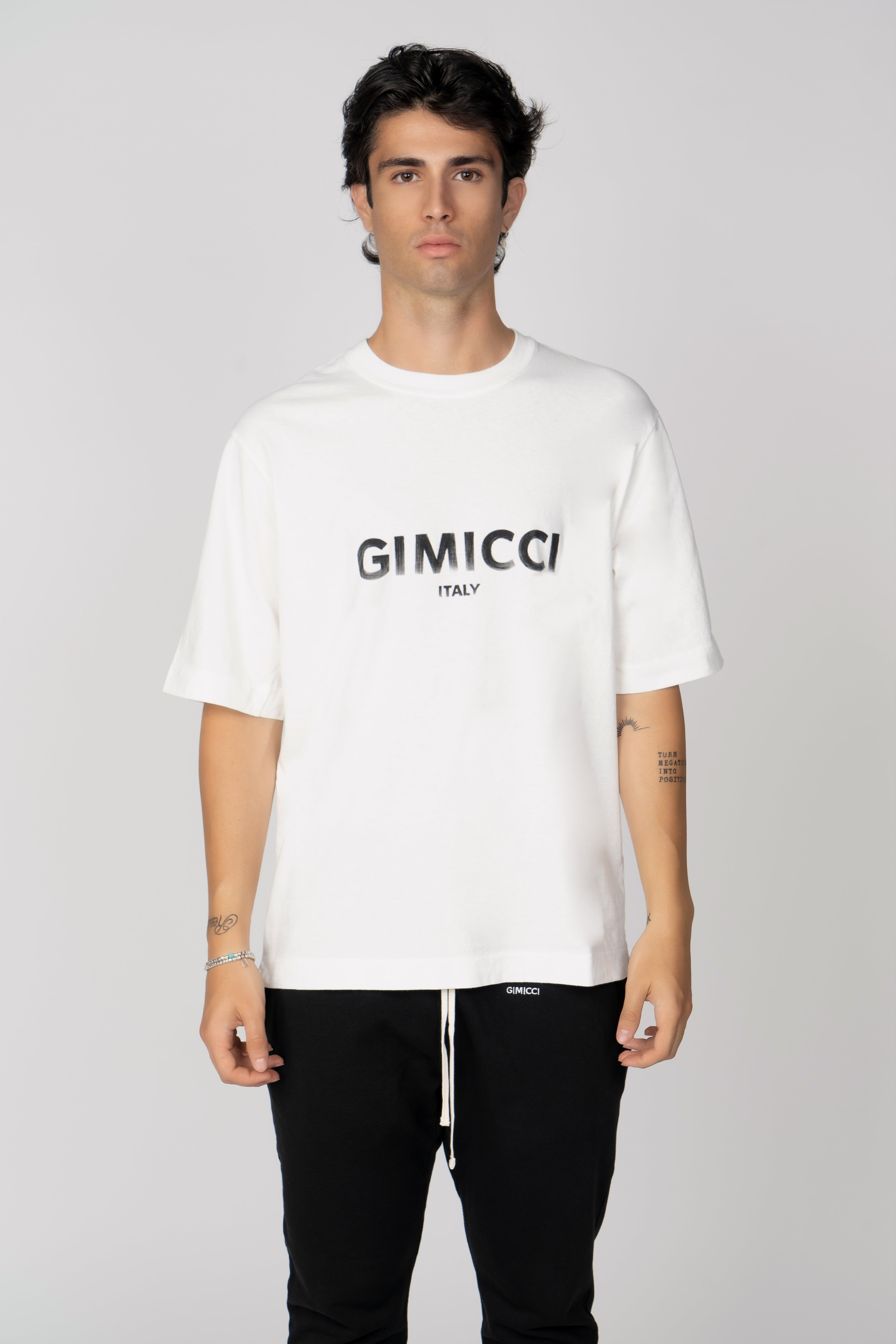 Oversize Fit, Large Logo T Shirt, Bianco / Black