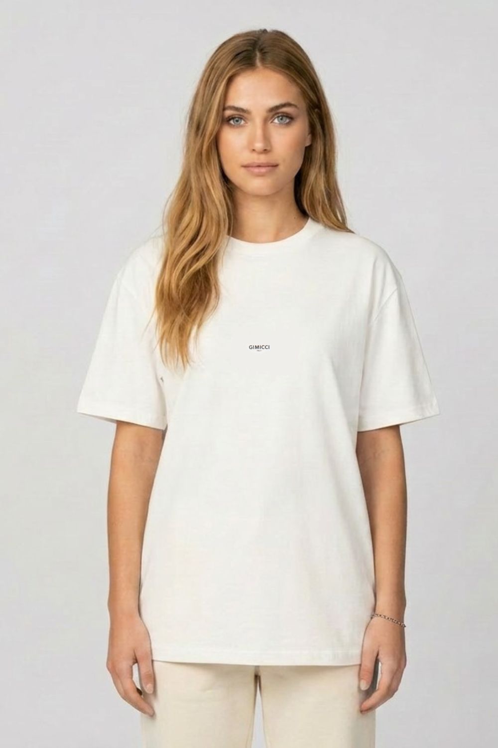 Regular Fit T Shirt in Bianco, small print logo