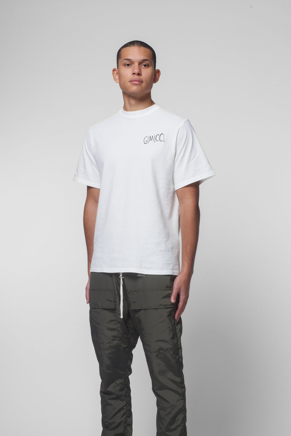 Regular Fit T Shirt in Bianco, Tag print logo