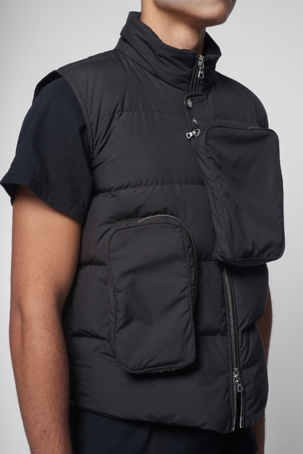 Technical Multi Pocket Gillet in Nero